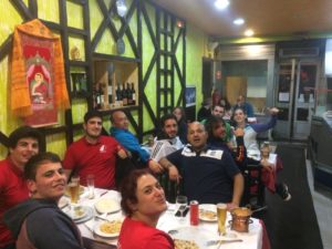 Los árbitros del torneo durante la cena del sábado.